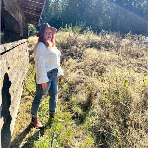 Leah Inspired ✨ Multi-passionate Mompreneur - Picture 4 of 6